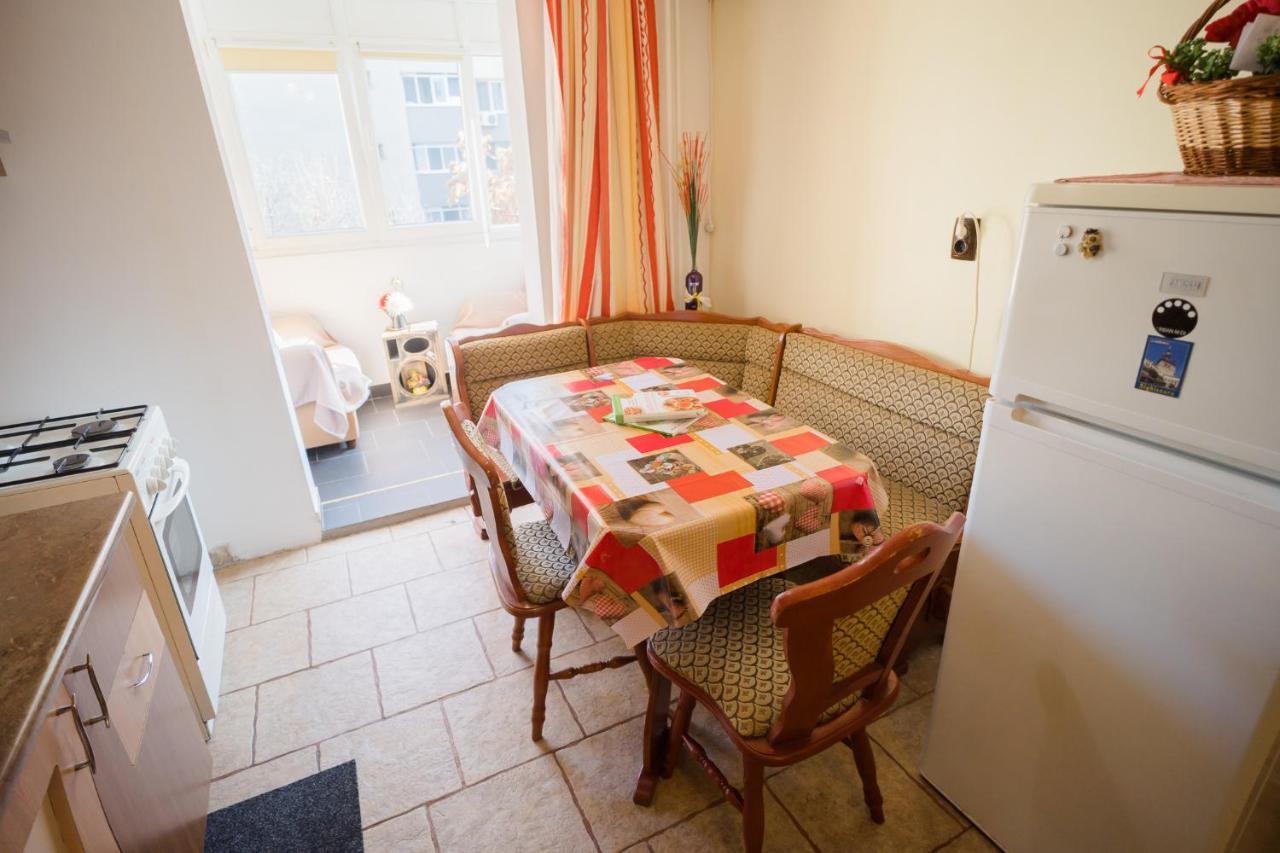Rustic & Spacious 3Br Apartment Bucharest Exterior photo