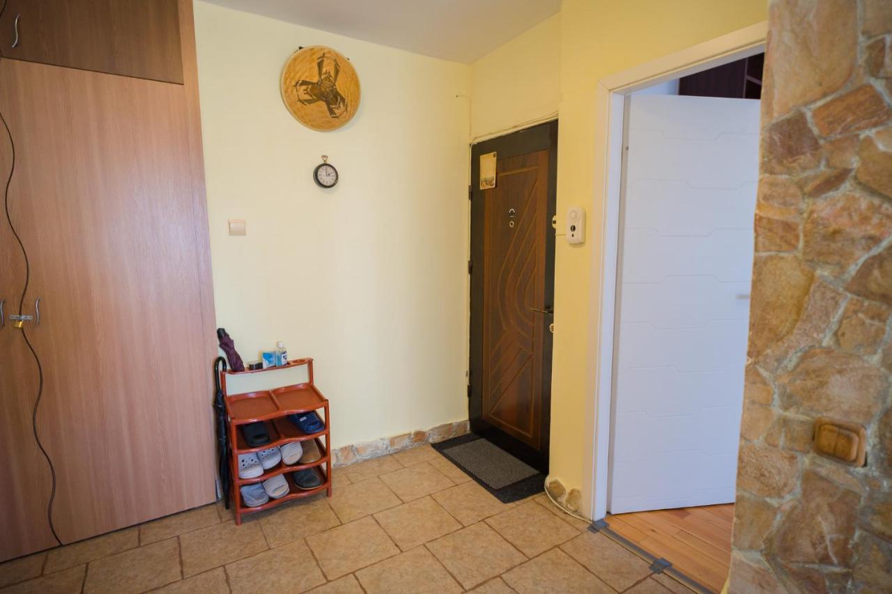 Rustic & Spacious 3Br Apartment Bucharest Exterior photo