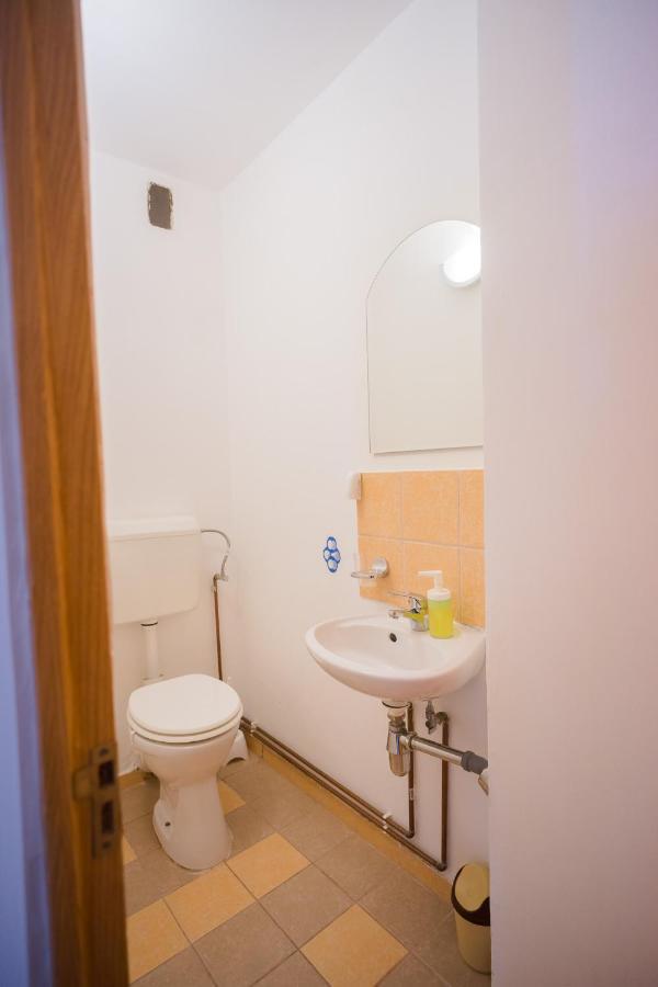Rustic & Spacious 3Br Apartment Bucharest Exterior photo
