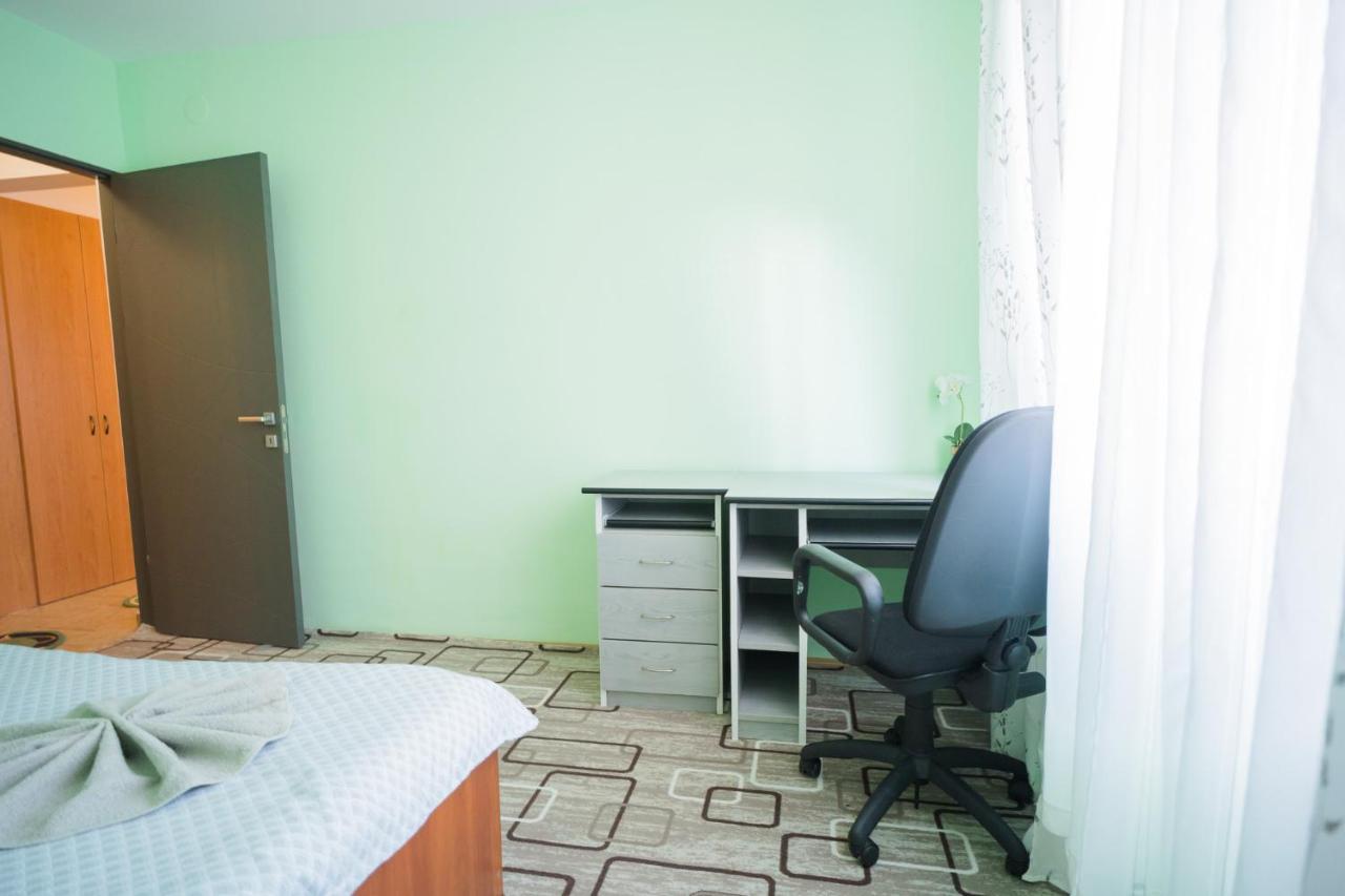 Rustic & Spacious 3Br Apartment Bucharest Exterior photo