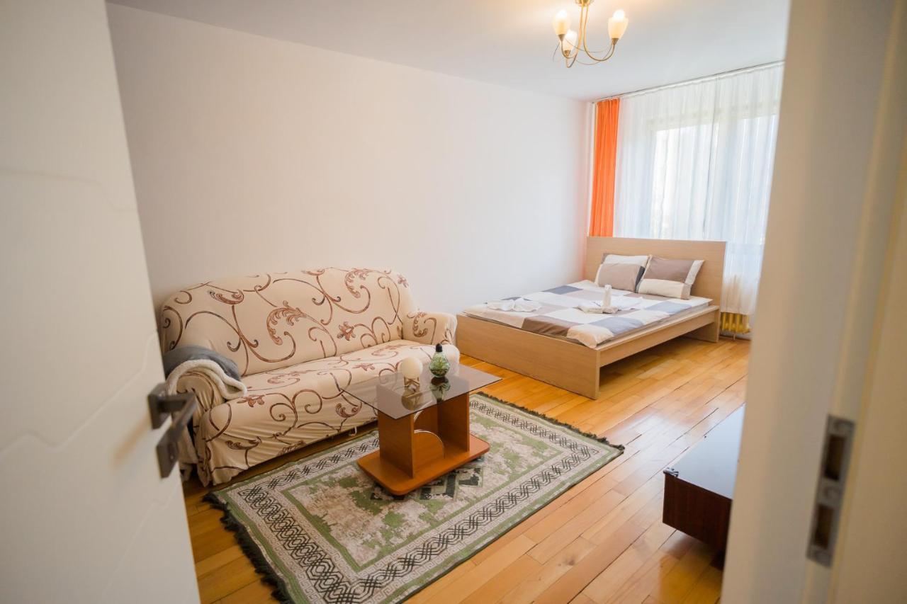 Rustic & Spacious 3Br Apartment Bucharest Exterior photo