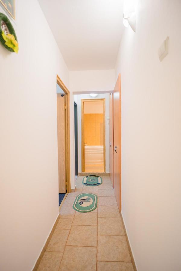 Rustic & Spacious 3Br Apartment Bucharest Exterior photo