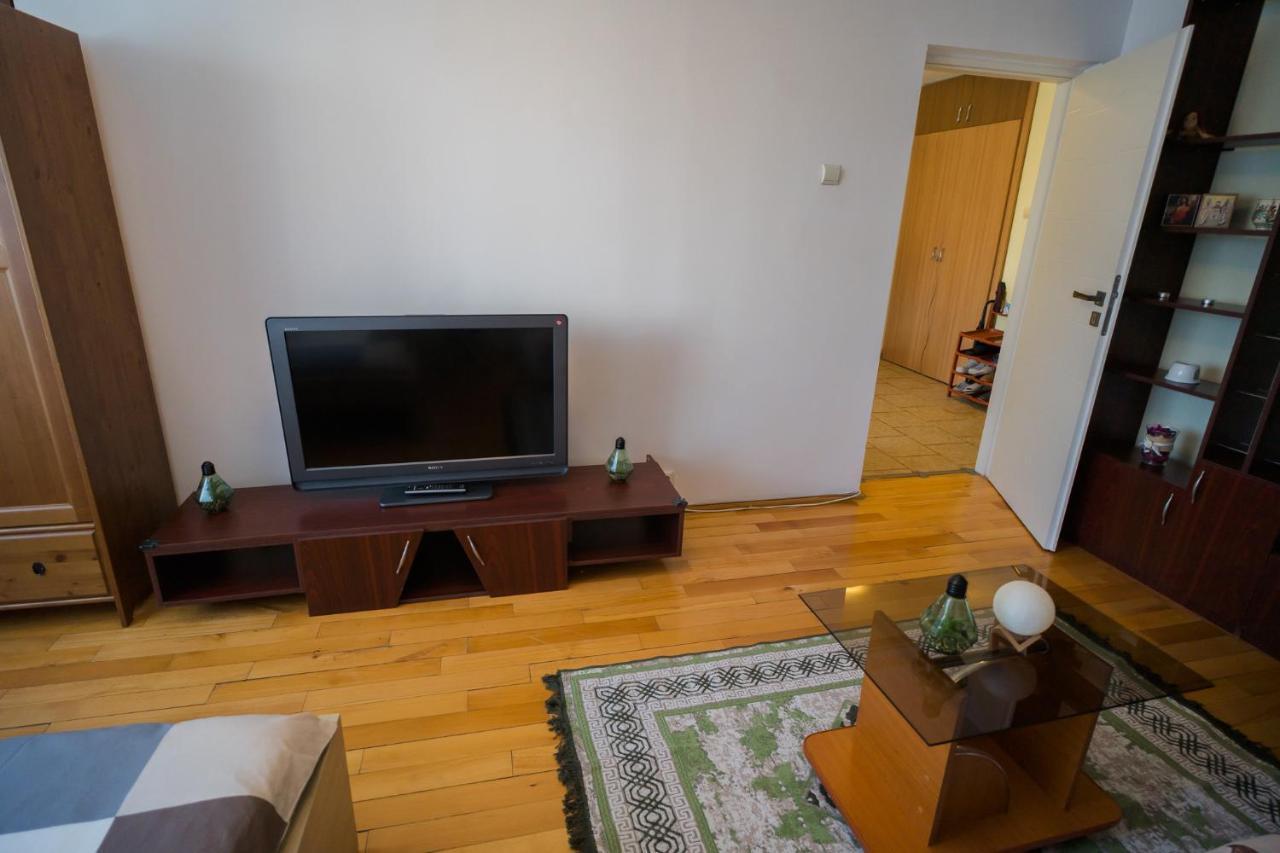 Rustic & Spacious 3Br Apartment Bucharest Exterior photo